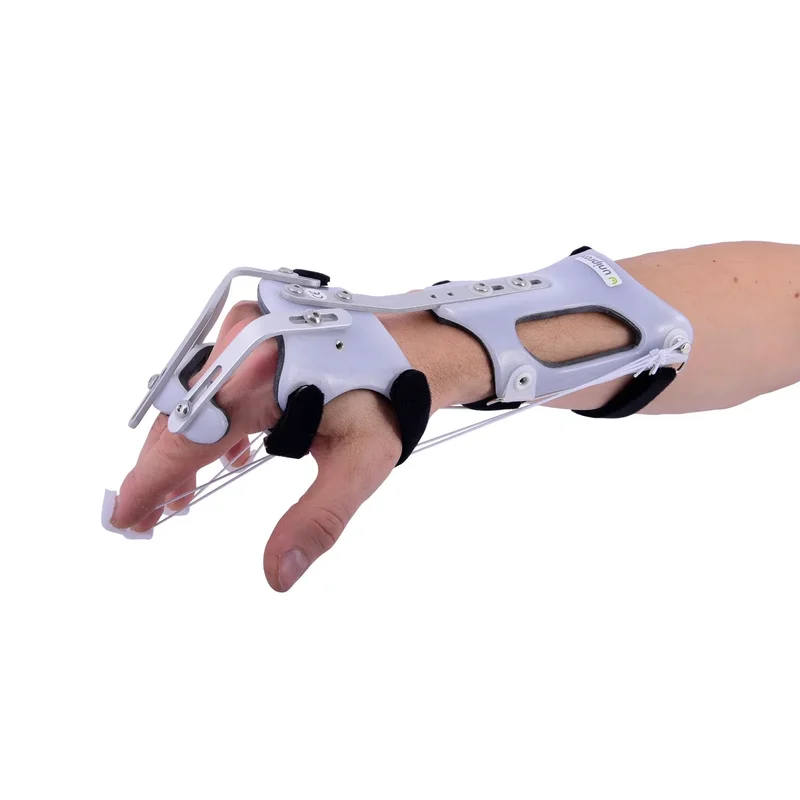 DAHO Handorthese Typ 3–1 am Arm – funktionelle Unterstützung für Fingerbewegung und verbesserte Greiffunktion im Alltag