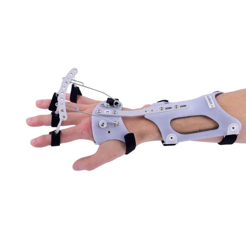 DAHO Handorthese Typ 2–2 am Arm – funktionelle Unterstützung für Fingerstreckung und gezielte Greiffunktion im Alltag
